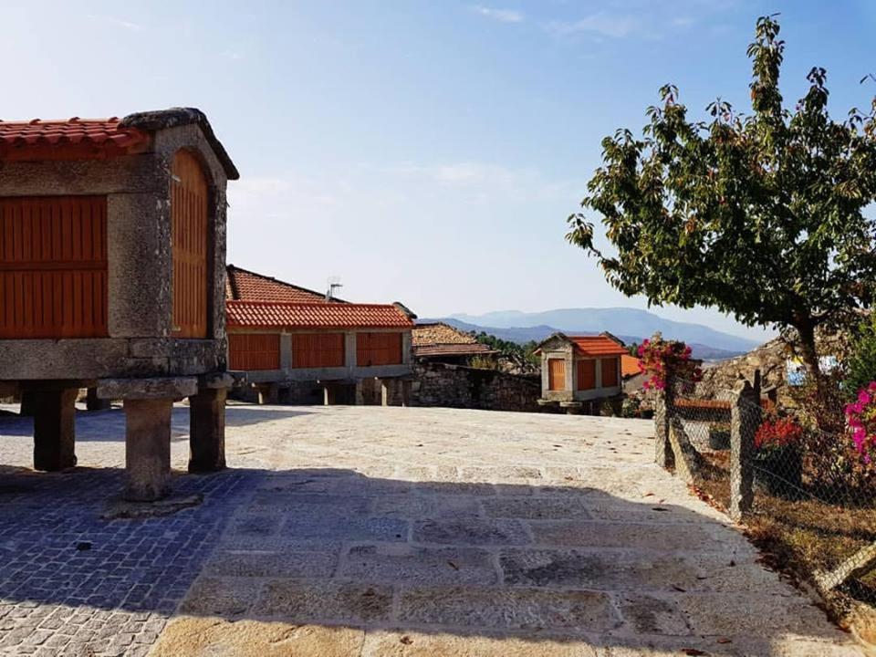 Villa Casa Da Escola Lobios Exterior foto
